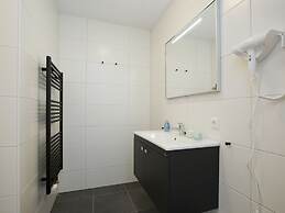 Attractive Bungalow with Covered Terrace near Veluwe