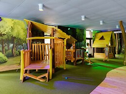 Bungalow With a Tree House box bed on Veluwe