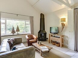 Bungalow With a Terrace at Bedafse Bergen