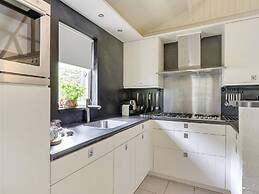 Bungalow With a Terrace at Bedafse Bergen