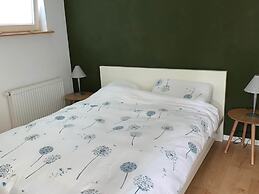 Nice Chalet with Microwave near Wadden Sea