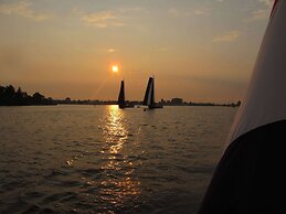 Bungalow With a Terrace Near the Sneekermeer