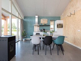 Bungalow With a Terrace Near the Sneekermeer