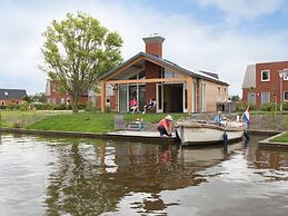 Bungalow With a Terrace Near the Sneekermeer