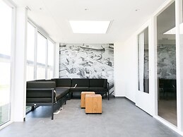 Modern Holiday Home With Conservatory