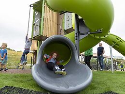 Modern Holiday Home With Conservatory