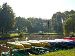 Detached Villa With Washing Machine, Around a Lake Area
