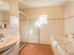 Detached Villa With Washing Machine, Around a Lake Area