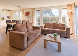 Charming Villa by the Water