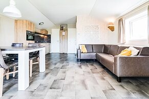 Glamping With Veranda Over Water