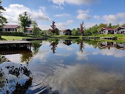 Glamping With Veranda Over Water