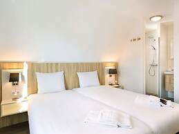 Luxurious, Stately Villa With Patio Heater, in a Holiday Park 1km From