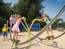 Cosy, Wooden Chalet With Dishwasher, in a Car-free Zone