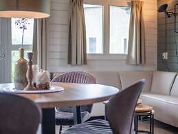 Cosy, Wooden Chalet With Dishwasher, in a Car-free Zone