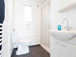 Comfortable Chalet, Dishwasher, Near the Sea in Noordwijk