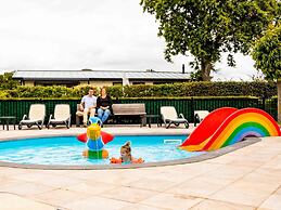 Comfortable Chalet, Dishwasher, Near the Sea in Noordwijk