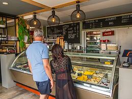 Comfortable Chalet, Dishwasher, Near the Sea in Noordwijk