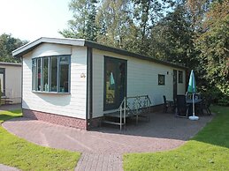 Chalet With Dishwasher, 21 km. From Leeuwarden