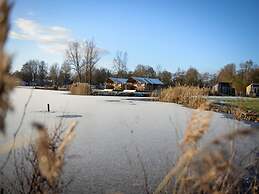 Chalet With Dishwasher, 21 km. From Leeuwarden