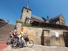 Well-kept Bungalow With Microwave Near Valkenburg