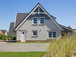 Luxurious Villa in Nieuwvliet With Sauna