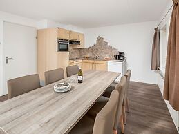 Restyled Bungalow With 2 Bathrooms, Near the Beach