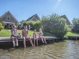 Beautiful House With Jetty Near Ijsselmeer