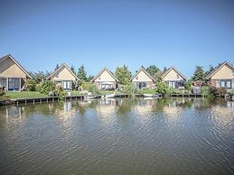 Beautiful House With Jetty Near Ijsselmeer