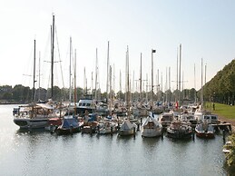 Beautiful House With Jetty Near Ijsselmeer