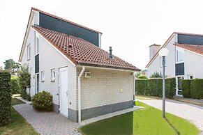 Villa in Arcen With Sun Shower & Garden