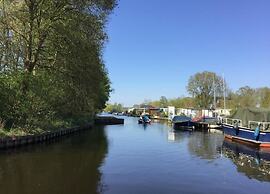 Giethoorn Villa With Modern Touch