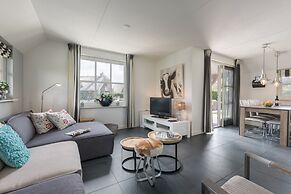 Giethoorn Villa With Modern Touch