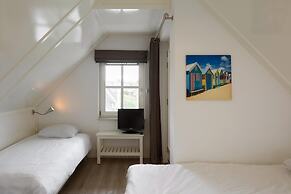 Giethoorn Villa With Modern Touch