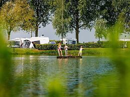 Chalet With Terrace at the Lake and Beach