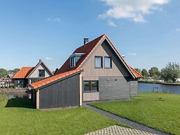 Luxious Water Villa With 3 Bathrooms, at the Frisian Lakes