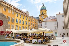 Saint Vitus Apartments with balcony