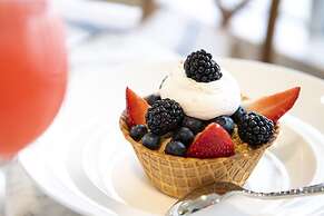 Hotel Canandaigua, Tapestry Collection by Hilton