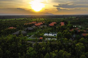 Farmhouse Resort & Spa