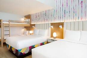 The Viv Hotel, Anaheim, a Tribute Portfolio Hotel