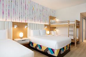 The Viv Hotel, Anaheim, a Tribute Portfolio Hotel