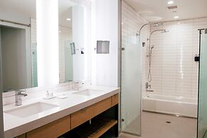 The Viv Hotel, Anaheim, a Tribute Portfolio Hotel