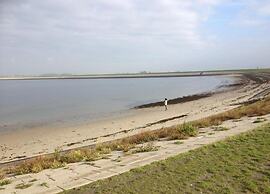 Villa Oesterdam Sleeps 8 Persons