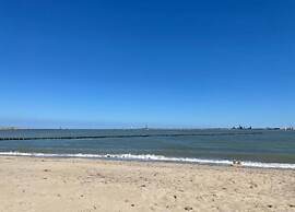 Villa Oesterdam Sleeps 8 Persons