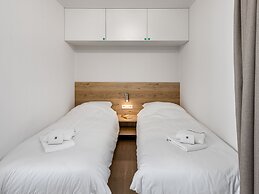 Detached Luxury Lodge near Sea