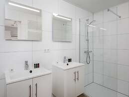 Detached Luxury Lodge near Sea