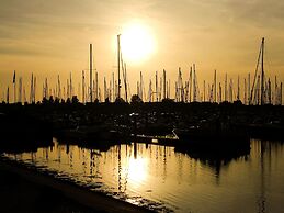 Detached Luxury Lodge near Sea