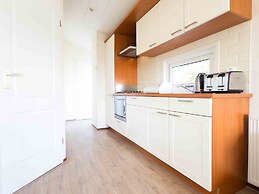 Comfortable Chalet With Dishwasher in Noordwijk near the Sea