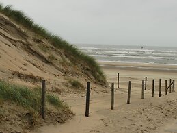 Comfortable Chalet With Dishwasher in Noordwijk near the Sea