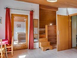 Spacious Chalet in Maishofen near Forest