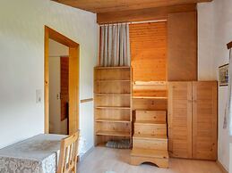 Spacious Chalet in Maishofen near Forest